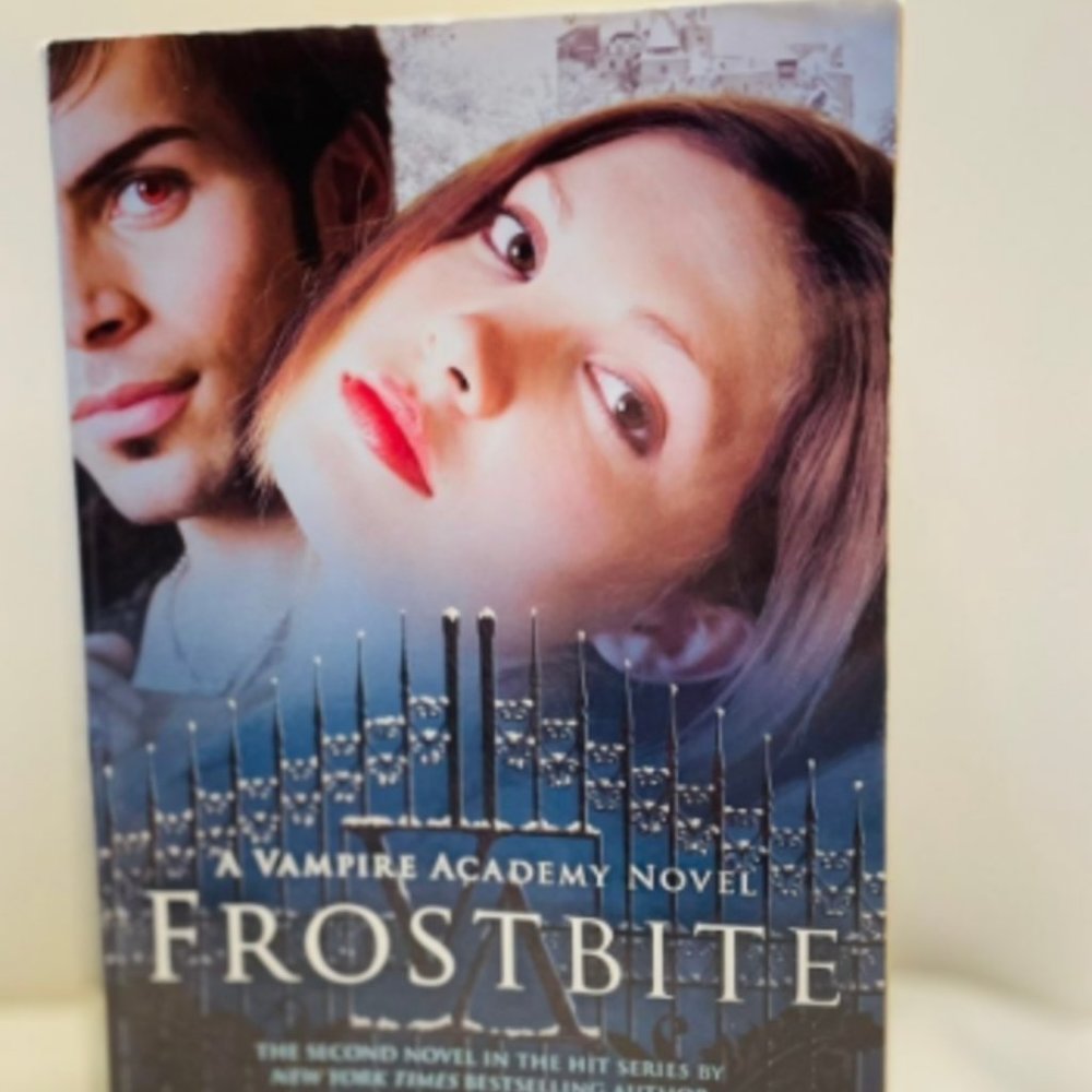Frostbite Novel Book By Richelle Mead